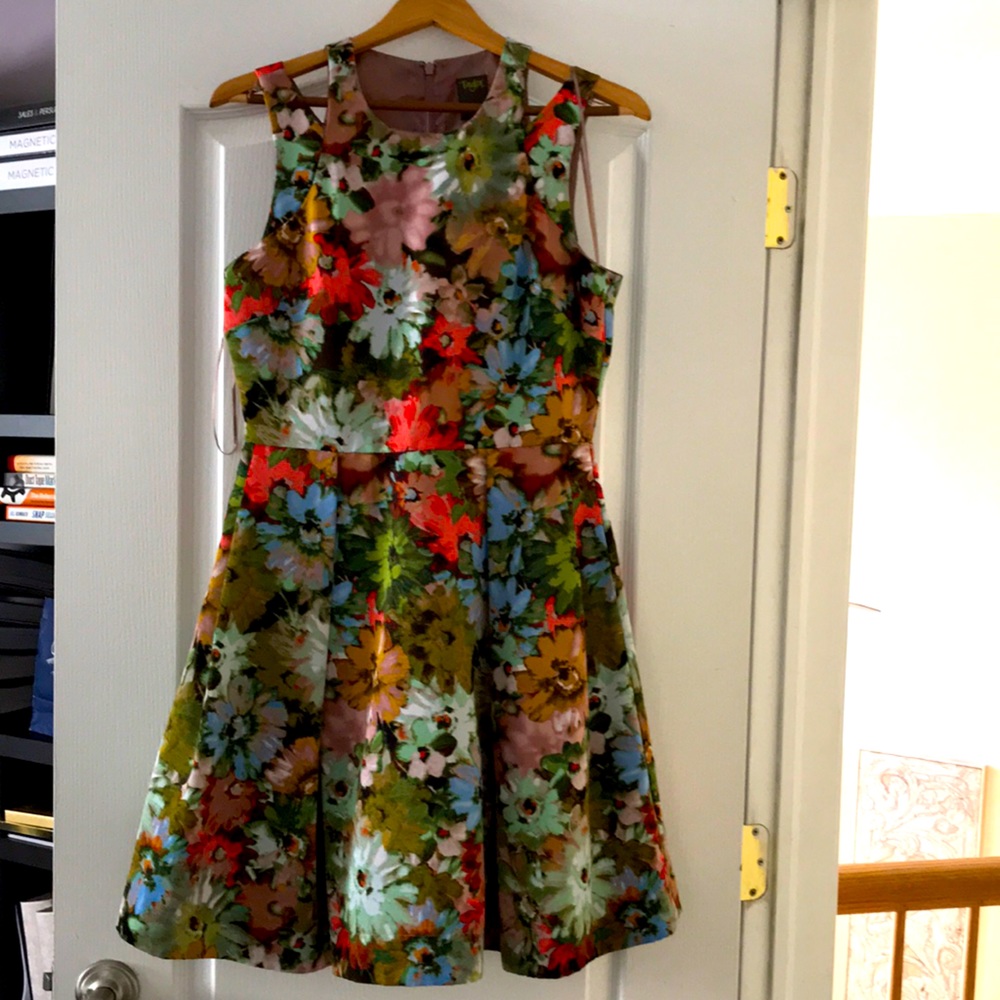 Floral dress with pockets